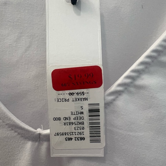 NWT Women’s v-neck White Long Sleeve Bodysuit - Picture 4 of 4